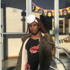 Meet your Posher, Esther